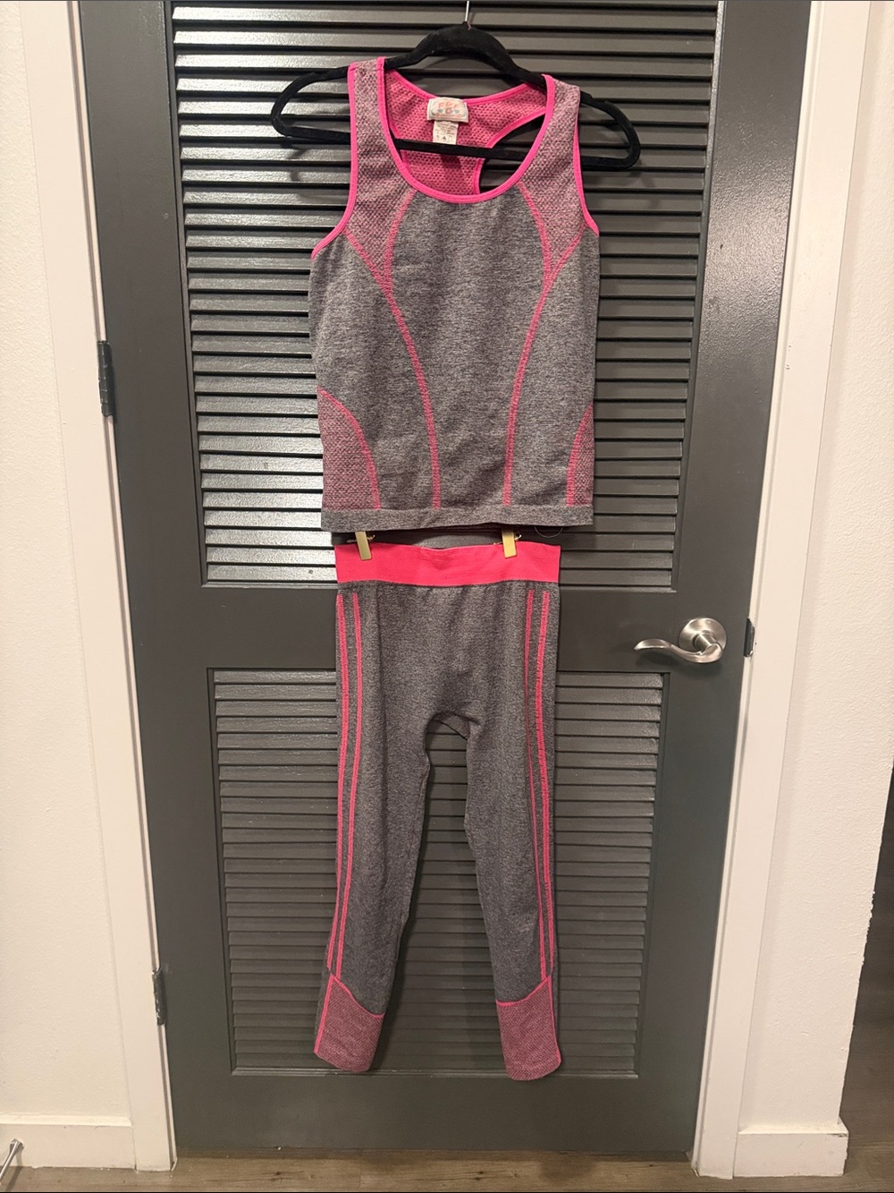Gray & Pink Seamless Workout Set - Tank + Leggings